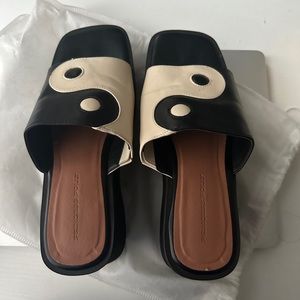 Yin & Yang Joni Sandal
